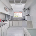 Appartement de 915 m² avec 2 chambre(s) en location à Bordeaux