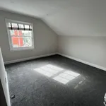 Rent 3 bedroom flat in Brighton