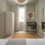 Rent a room in lisbon