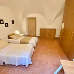 Rent 3 bedroom apartment of 130 m² in florence