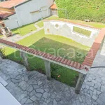 Rent 6 bedroom house of 330 m² in Carate Brianza