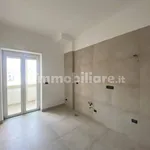 Affitto 3 camera appartamento di 90 m² in Naples