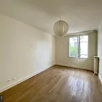 Rent 4 bedroom apartment of 97 m² in Paris