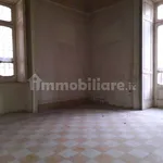 Rent 3 bedroom apartment of 105 m² in Naples