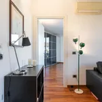 Rent 3 bedroom apartment in Milan