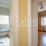 Affitto 5 camera appartamento di 178 m² in Rome