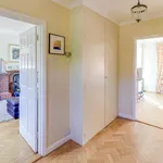 Rent 5 bedroom apartment in Guildford