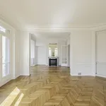 Rent 6 bedroom apartment of 175 m² in Paris