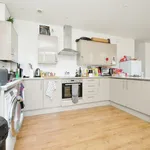 Rent 3 bedroom flat in South East England