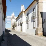 Rent 5 bedroom house in Évora