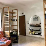 Rent 5 bedroom apartment of 60 m² in Genoa