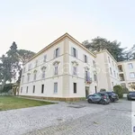 Affitto 6 camera appartamento di 335 m² in Frascati