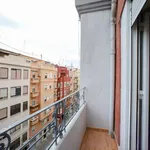 Rent a room of 100 m² in valencia