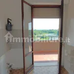 Affitto 3 camera casa di 100 m² in Voghera