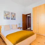 Rent 2 bedroom apartment of 60 m² in Lisbon