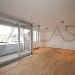 Pronajměte si 3 ložnic/e byt o rozloze 103 m² v Prague