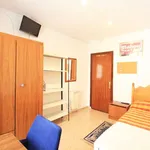 Rent a room of 100 m² in madrid