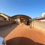 Rent 2 bedroom house of 45 m² in Pretoria