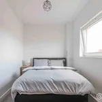 Rent 4 bedroom flat in Edinburgh