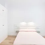 Rent 3 bedroom apartment in barcelona