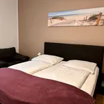 Miete 3 Schlafzimmer wohnung von 68 m² in Cologne