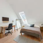 Rent a room of 132 m² in berlin