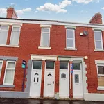 Rent 3 bedroom flat in North East England