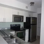 Rent 2 bedroom apartment of 85 m² in Pembroke Pines