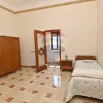 Rent 4 bedroom house of 150 m² in Caltagirone