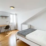 Rent a room of 120 m² in lisbon