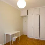 Rent a room in lisbon