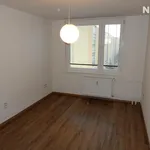 Pronajměte si 3 ložnic/e byt o rozloze 79 m² v Kladno