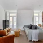 Rent 2 bedroom apartment of 81 m² in lisbon