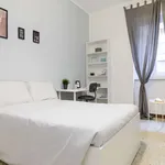 Rent a room of 65 m² in Milan