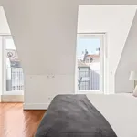 Rent 1 bedroom apartment of 99 m² in lisbon