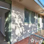 Rent 1 bedroom apartment in St Kilda