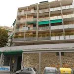 Affitto 6 camera appartamento di 167 m² in Genoa