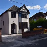 Rent 3 bedroom flat in Broxtowe