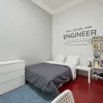 Rent a room of 399 m² in Lisboa