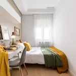 Rent 6 bedroom apartment in Madrid