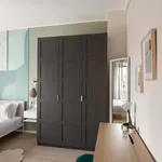 Rent 5 bedroom apartment of 65 m² in Munich