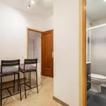 Rent 4 bedroom apartment in Barcelona