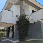 Rent 4 bedroom house of 85 m² in Roma