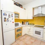 Rent a room of 80 m² in lisbon