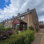 Rent 3 bedroom flat in East Midlands