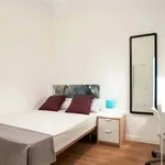 Rent a room of 122 m² in Barcelona