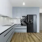 Pronajměte si 3 ložnic/e byt o rozloze 84 m² v Prague