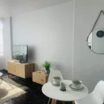 Rent 1 bedroom apartment in Johannesburg