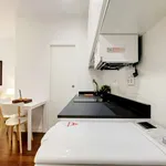 Rent 1 bedroom apartment of 33 m² in madrid