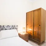 Rent 4 bedroom apartment in Barcelona